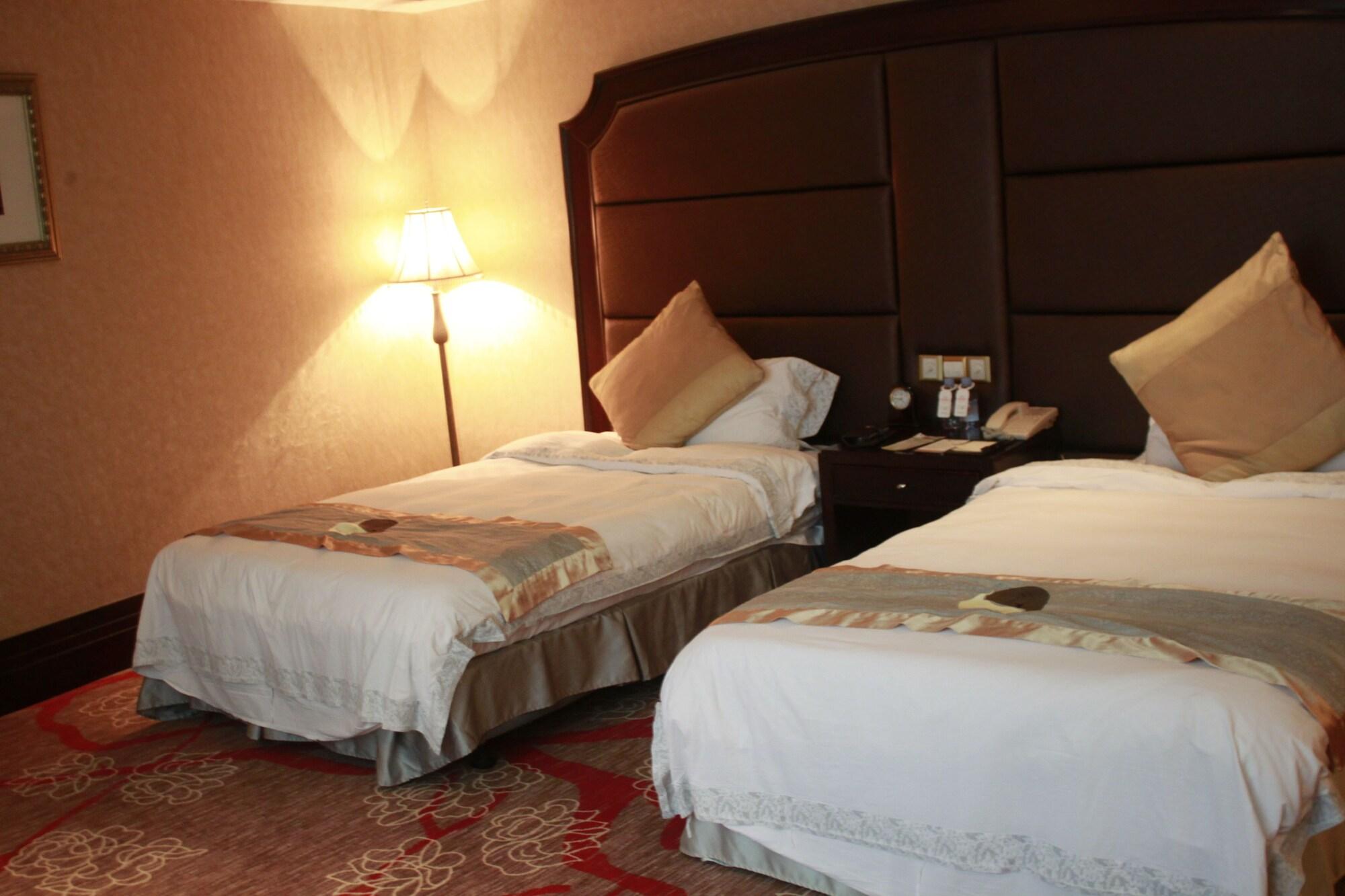 Royal Mediterranean Hotel Гуанчжоу Экстерьер фото