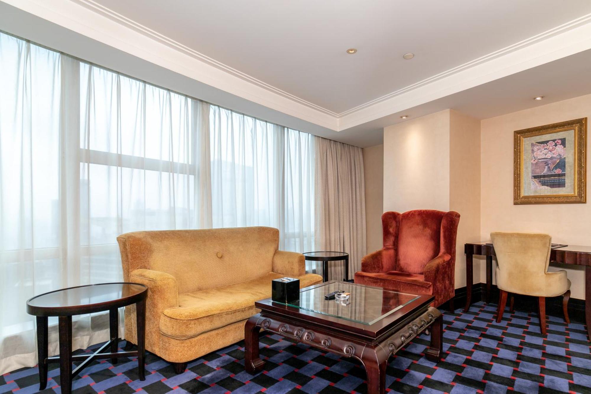 Royal Mediterranean Hotel Гуанчжоу Экстерьер фото