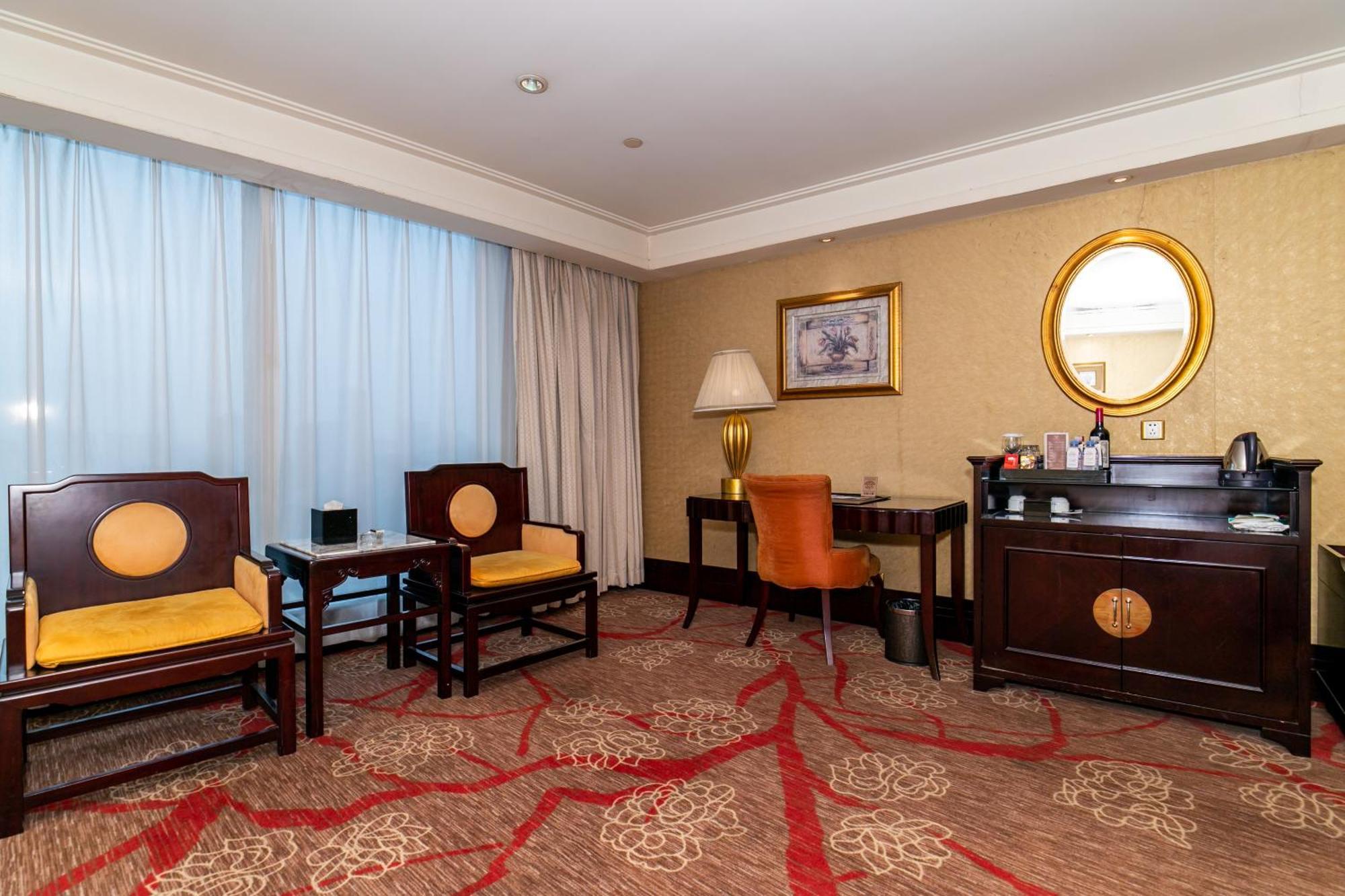 Royal Mediterranean Hotel Гуанчжоу Экстерьер фото