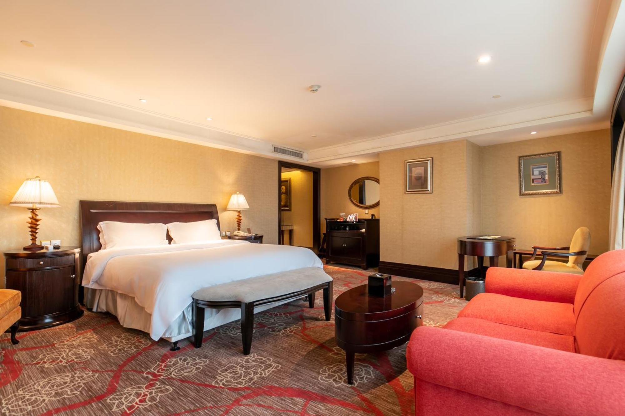 Royal Mediterranean Hotel Гуанчжоу Экстерьер фото